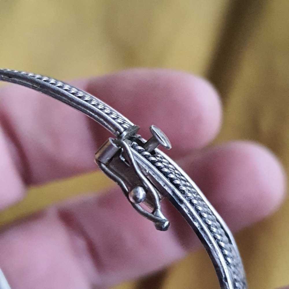 Vintage Marked Sterling Silver & Turquiose Cabochon Southwestern Style Bracelet - Picture 7 of 8